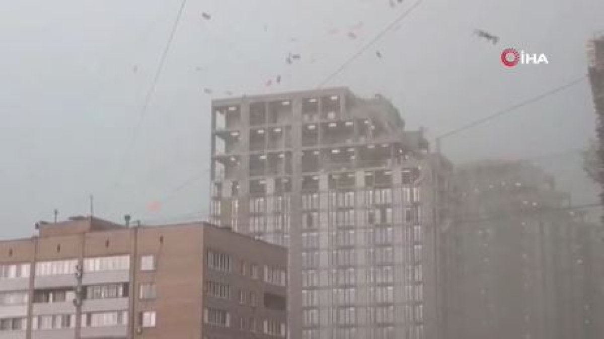 Moskova’yı şiddetli fırtına vurdu! Ölü ve yaralılar var