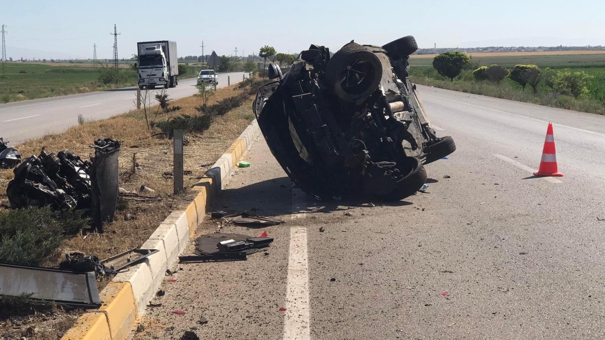 Konya'da cip takla attı! Yaralılar var