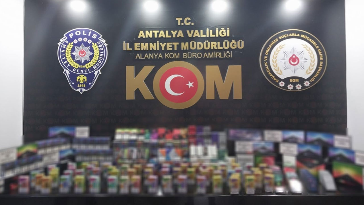 Antalya'da ele geçirildi. Tam 53 bin 200 adet