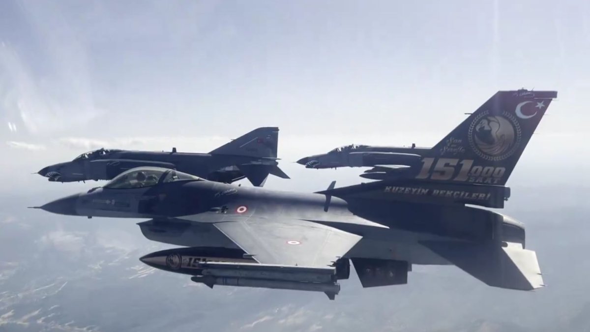 Genelkurmay Başkanı Orgeneral Gürak, F-4 ile uçuş yaptı
