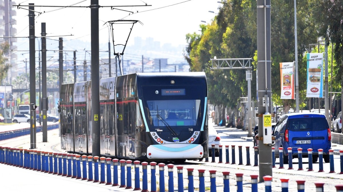 İzmir'de 15 Temmuz için toplu ulaşım kararı