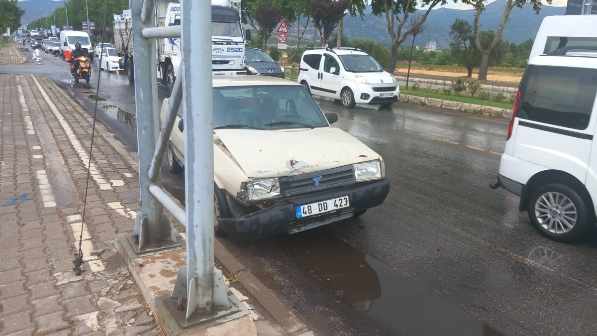 Menteşe’de zincirleme trafik kazası