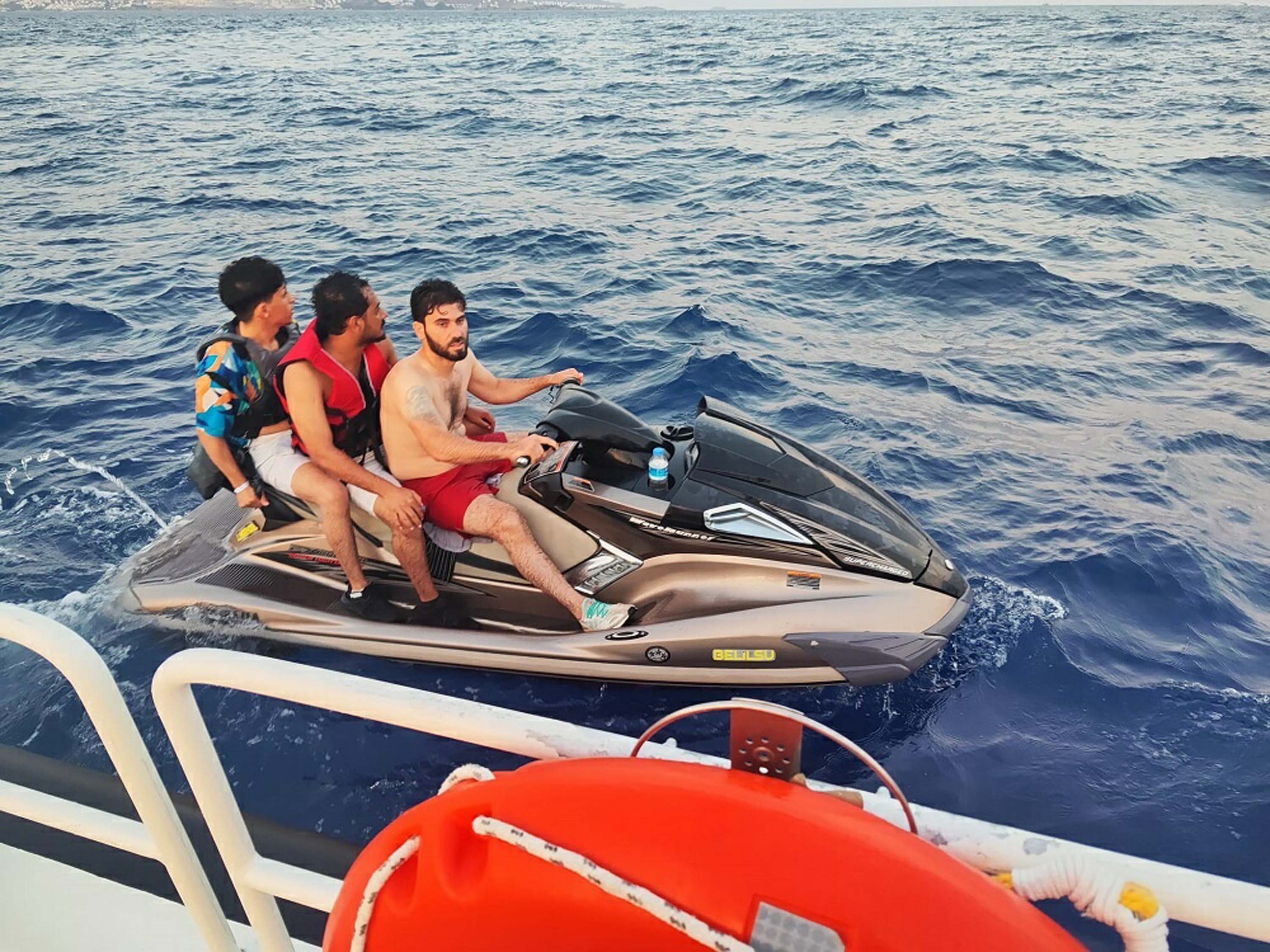 Bodrum'da Jet ski ile kaçmaya çalışan sığınmacılar yakalandı