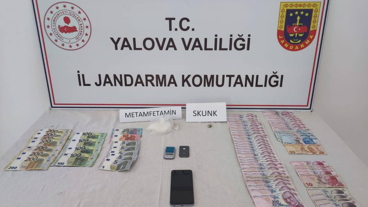 Yalova'da uyuşturucu operasyonlarında 2 şüpheli tutuklandı