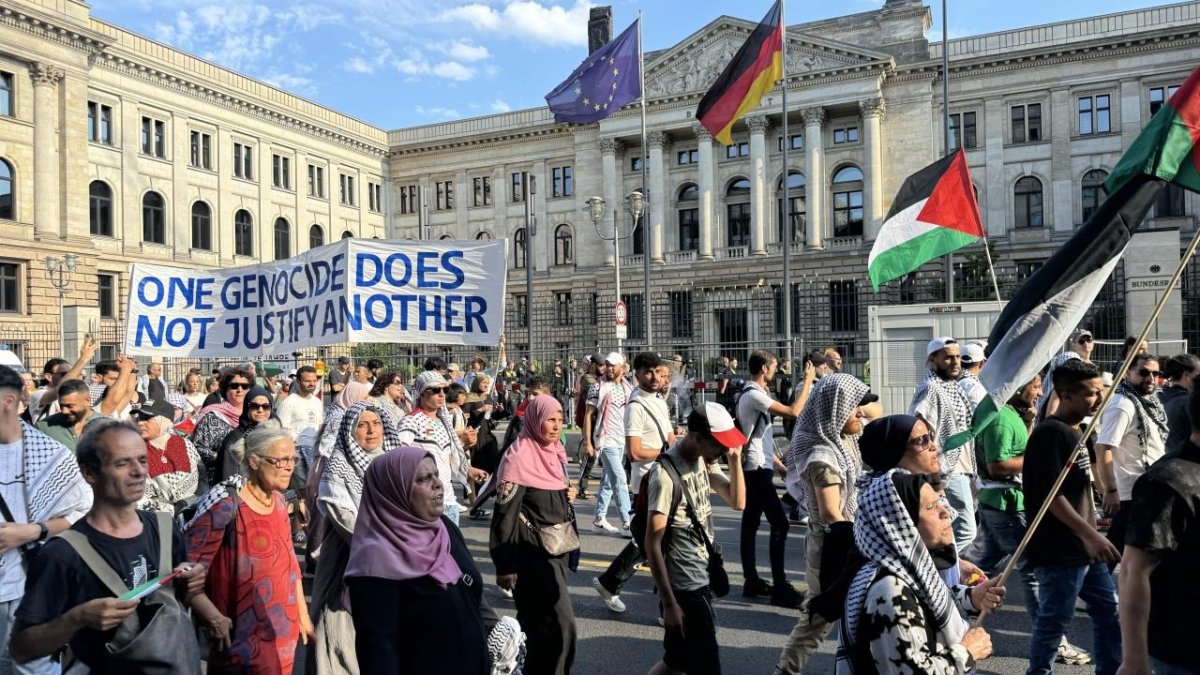 Berlin polisi Filistin destekçilerine sert müdahalede bulundu