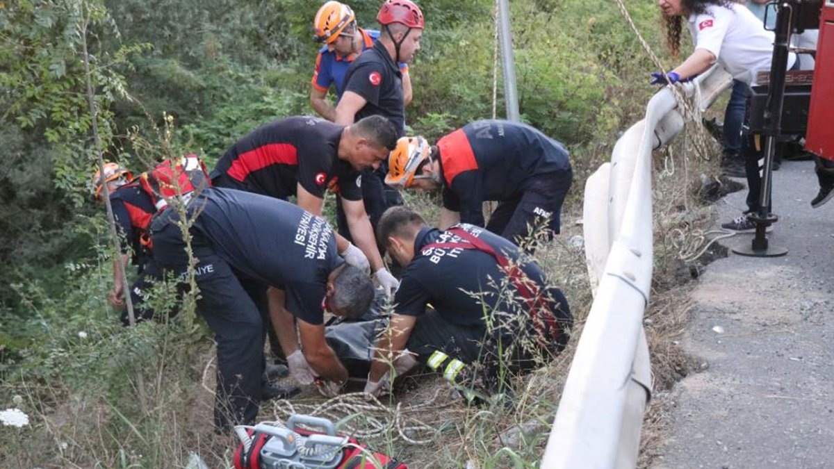 Yol kenarında tuvaletini yaparken 7 metre yükseklikten düşerek öldü