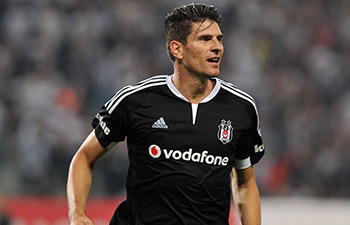Beşiktaş, Gomez’in tapusunu aldı