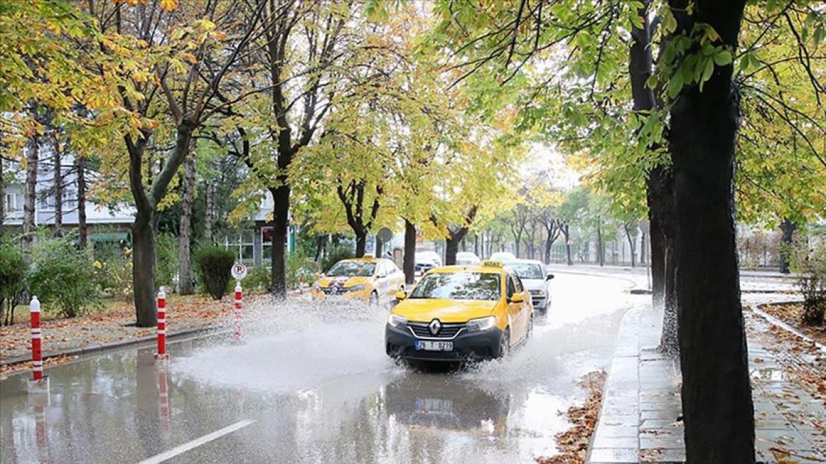 Meteoroloji saat verip 9 ili uyardı! Gök gürültülü sağanak geliyor