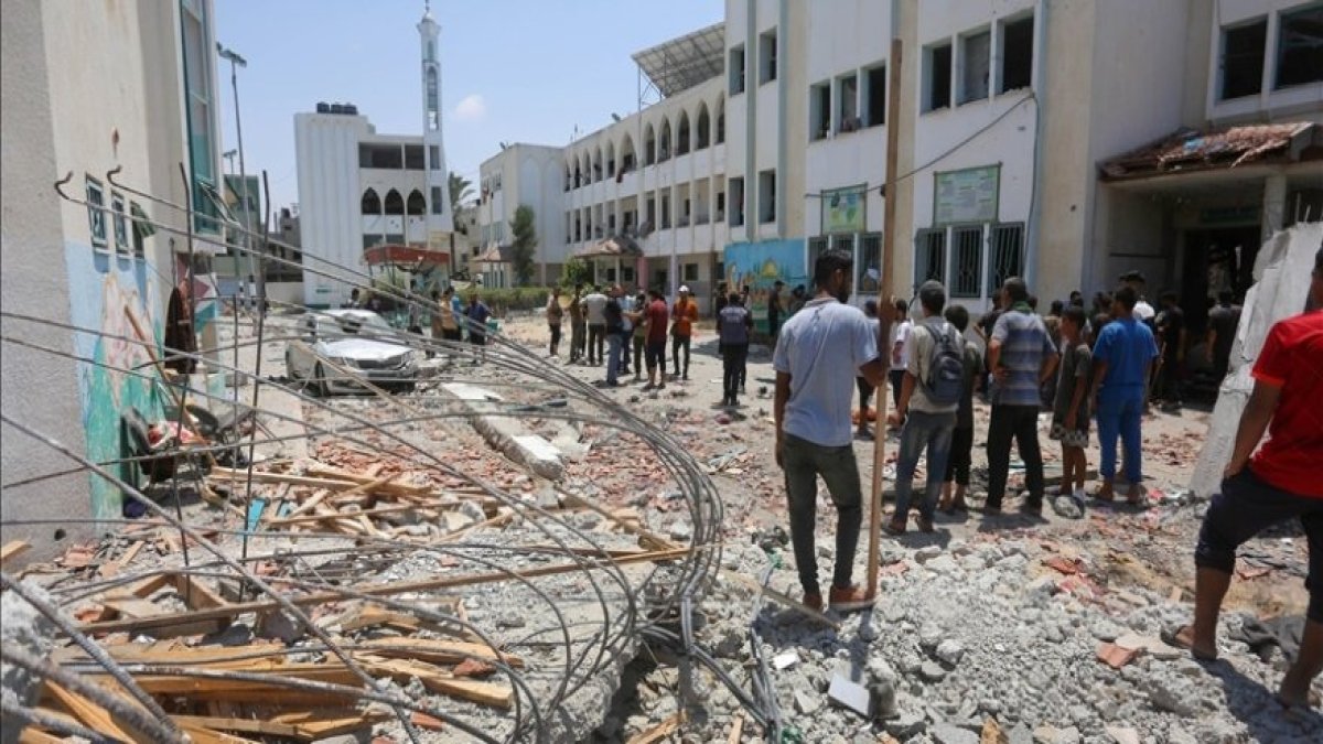 İsrail'in Gazze'de "güvenli" olduğunu iddia ettiği bölgelerdeki saldırılarında 54 kişi öldü