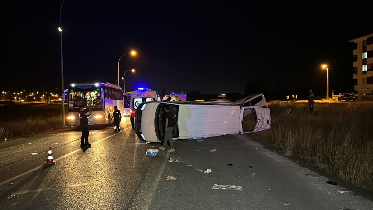 Kütahya'da katilam gibi kaza. 1 ölü 8 yaralı