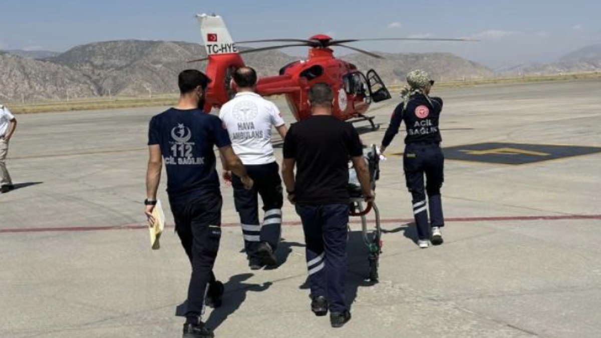 Üç yaşındaki çocuk uyanamayınca ambulans helikopterle seferber olundu