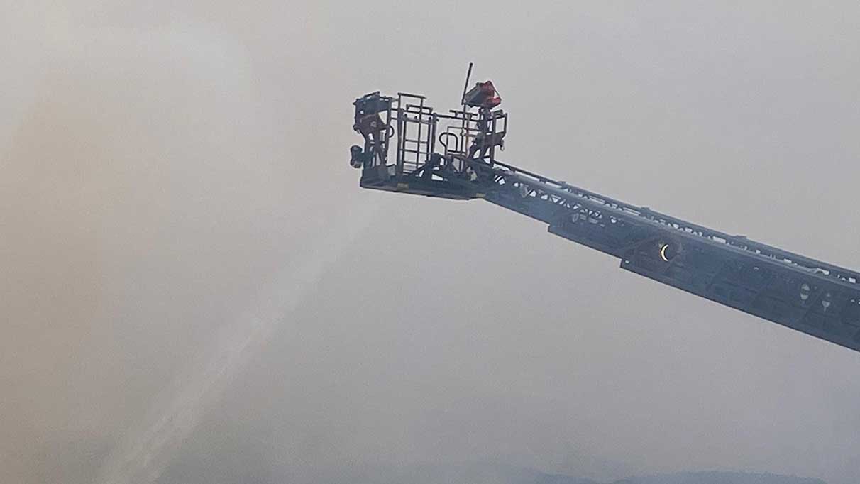 Avcılar’da fabrikada çıkan yangının etkisi ortaya çıktı