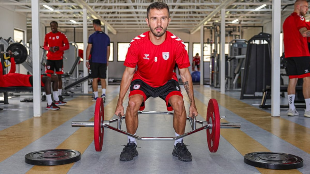 Alt çene kemiği kırıldı. Beşiktaş maçında yok