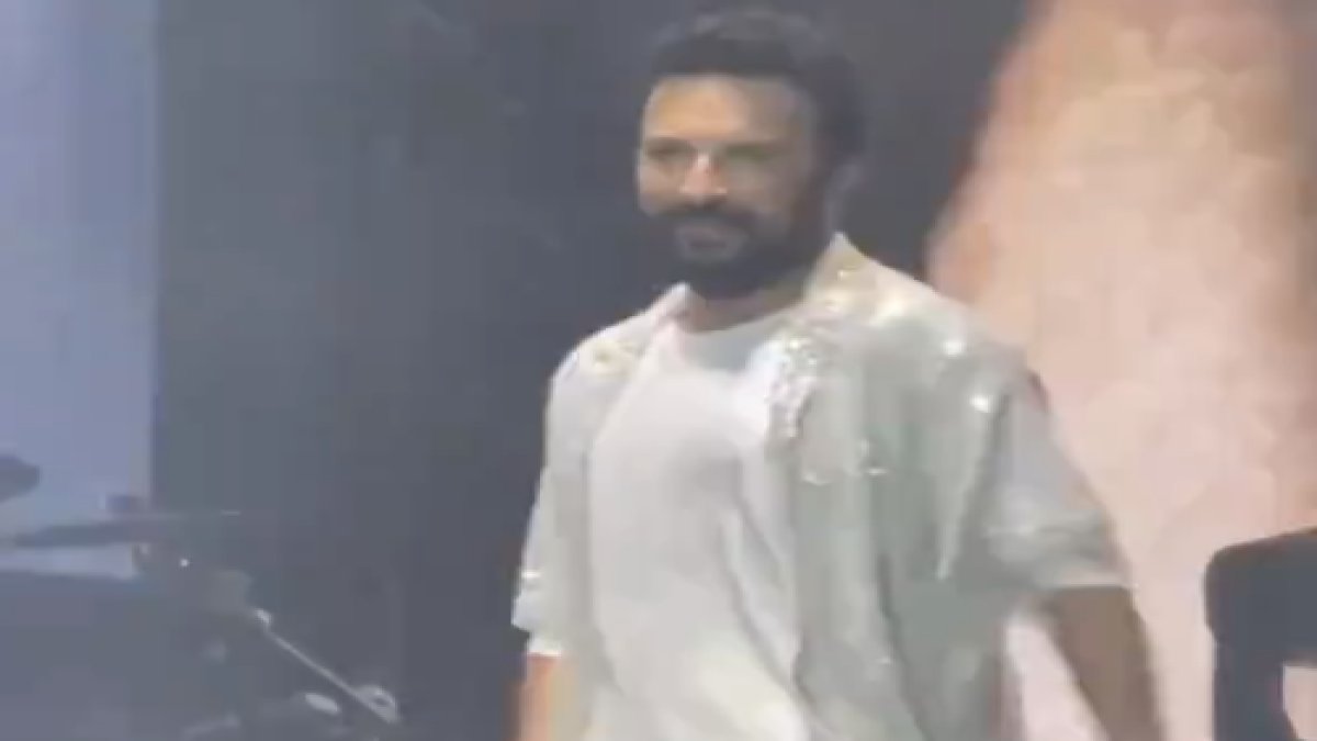 Tarkan konserinde “Kuzu Kuzu” dansını sergiledi: İzleyenler coştu