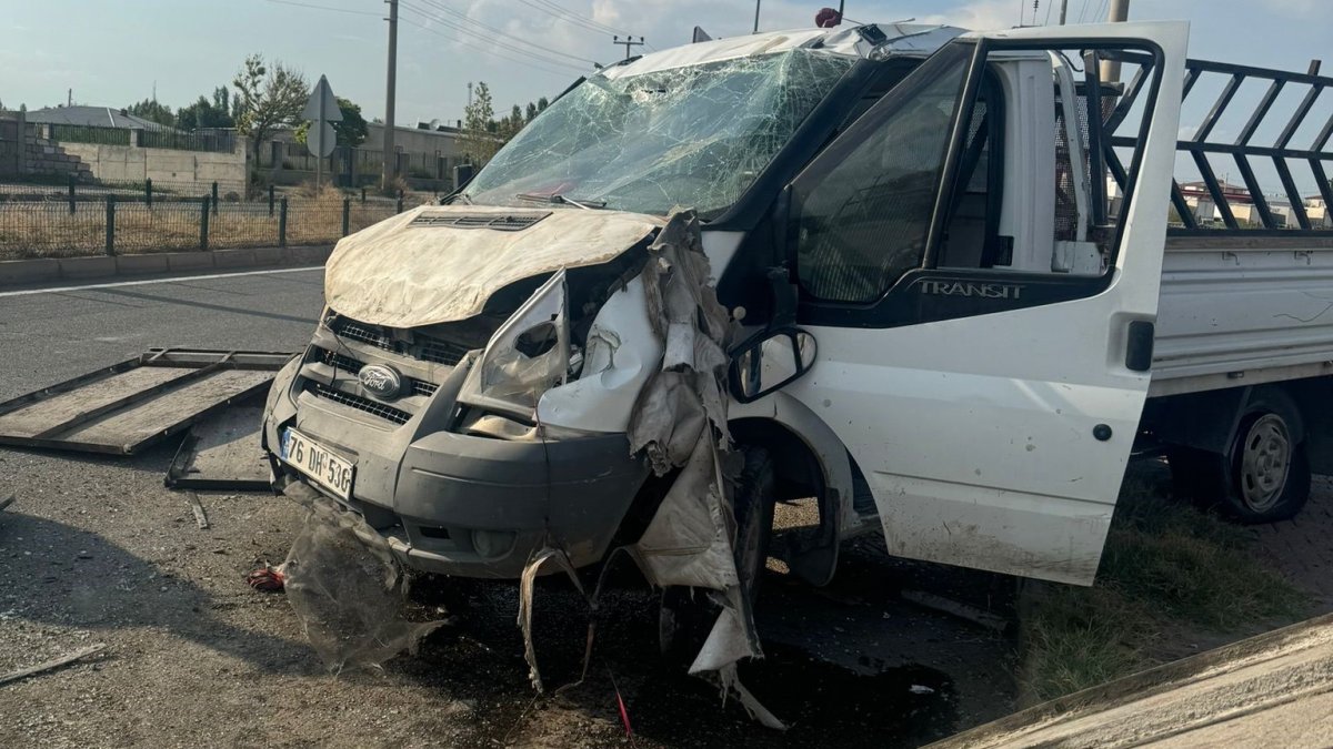 Iğdır-Doğubayazıt karayolunda trafik kazası: 3 yaralı