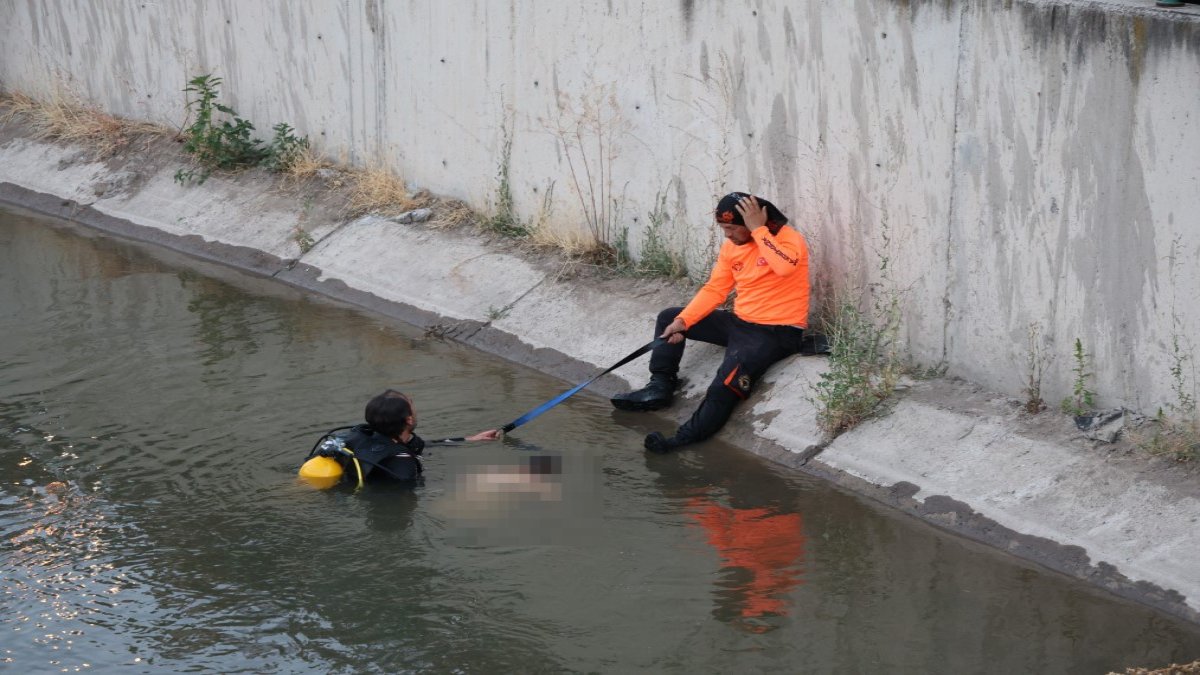 Çocuğu kurtardı, kendi kurtulamadı... Ölmeden önceki son anları kamerada