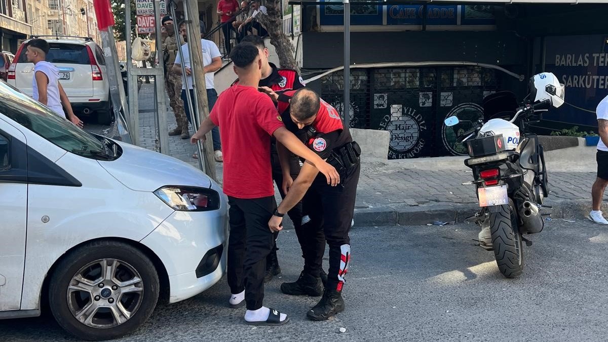 Aracı polisin üstüne süren şahıslar kamerada