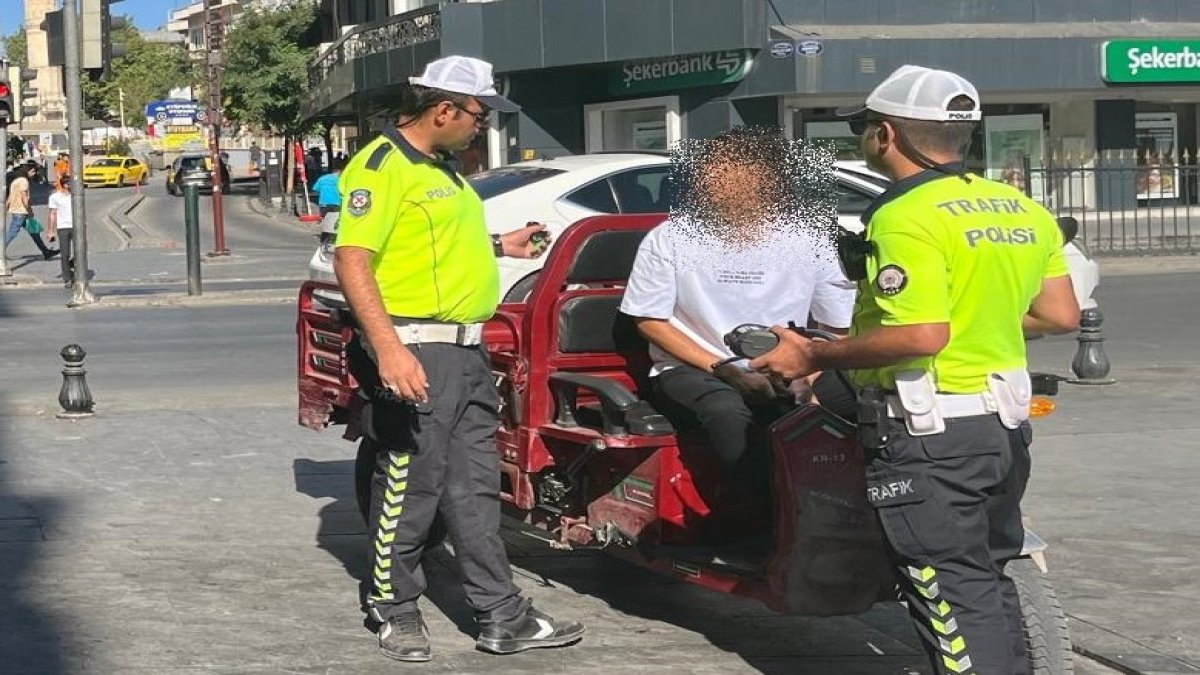 Gaziantep’te motor sürücülerine ceza yağdı