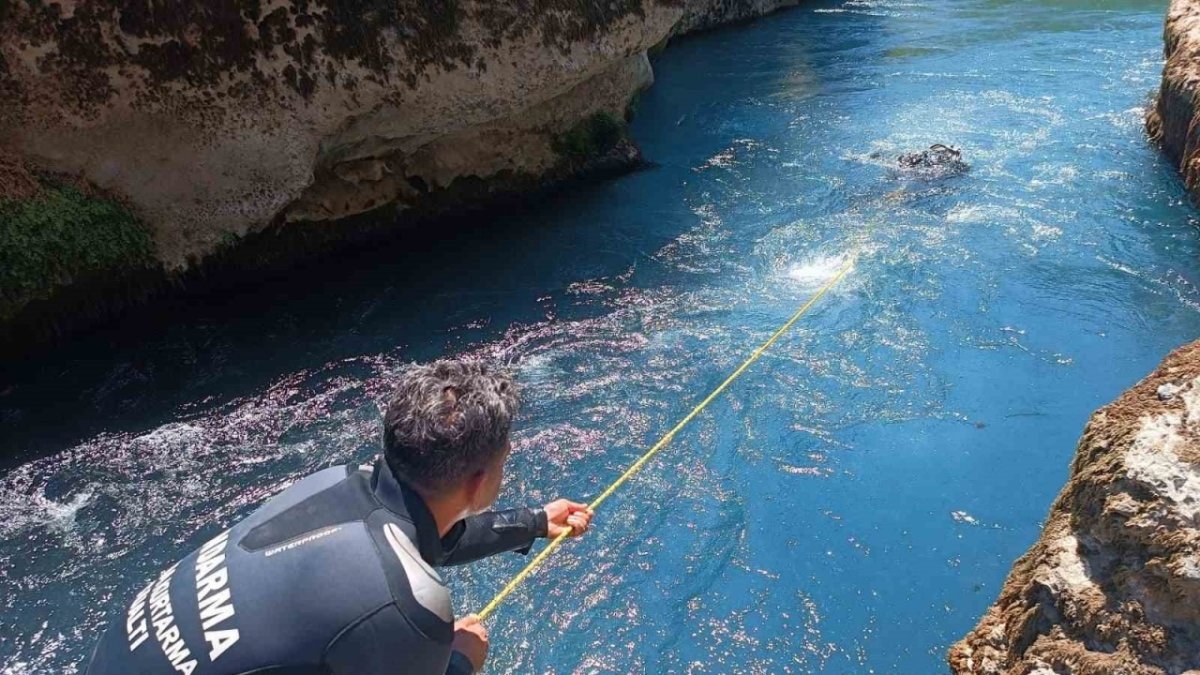 Antalya'da Köprü Çay'da kaybolan genç için arama çalışmaları devam ediyor