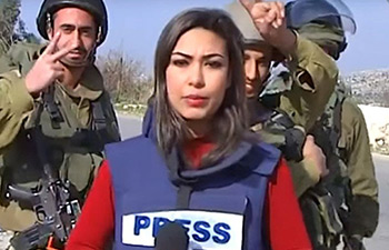 İsrail askerleri muhabiri taciz etti
