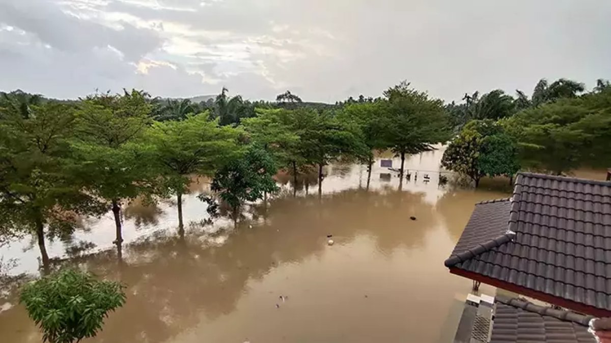 Tayland'da sel felaketi! 5 ölü