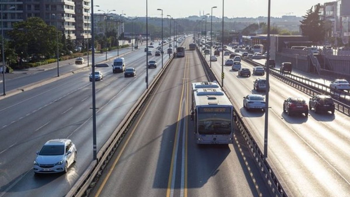 İstanbullular dikkat. Tarih verildi! Metrobüste bazı duraklar devre dışı kalacak