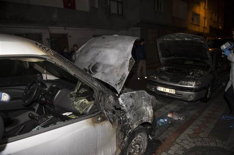 Sultangazi'de 7 araç kundaklandı