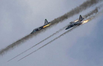Rus uçakları hedefleri kruz füzesiyle vurdu