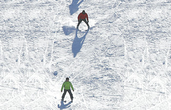 Hakkarililerin kayak keyfi