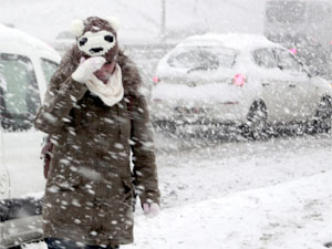 İstanbul'da kar yağışı yaşamı olumsuz etkiliyor