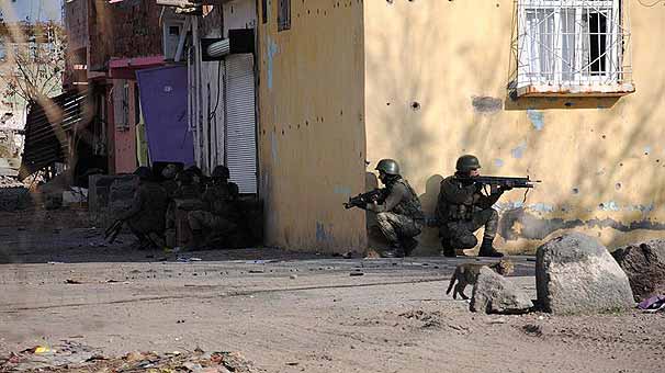 Sur ve Cizre'de terör saldırıları: 2 şehit