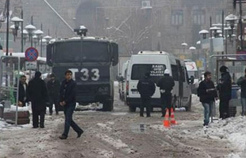 Diyarbakır’da kadın öğretmeni vurdular
