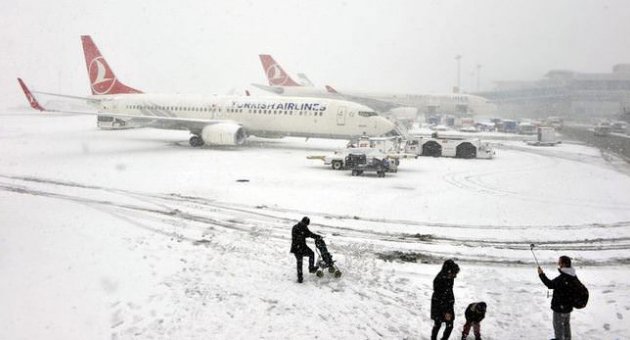 Kar hava ulaşımını vurdu  181 sefer iptal