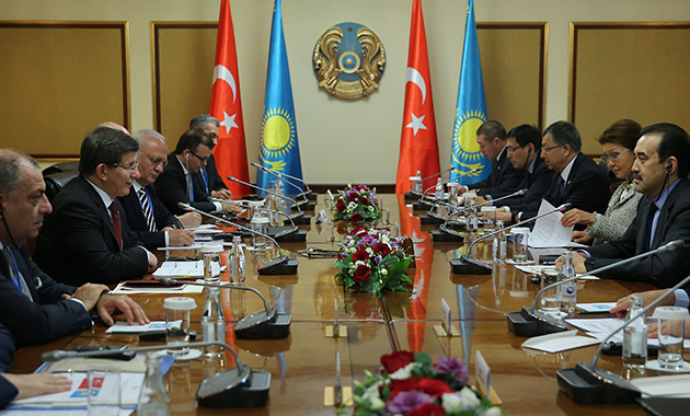 Davutoğlu Kazakistan'da