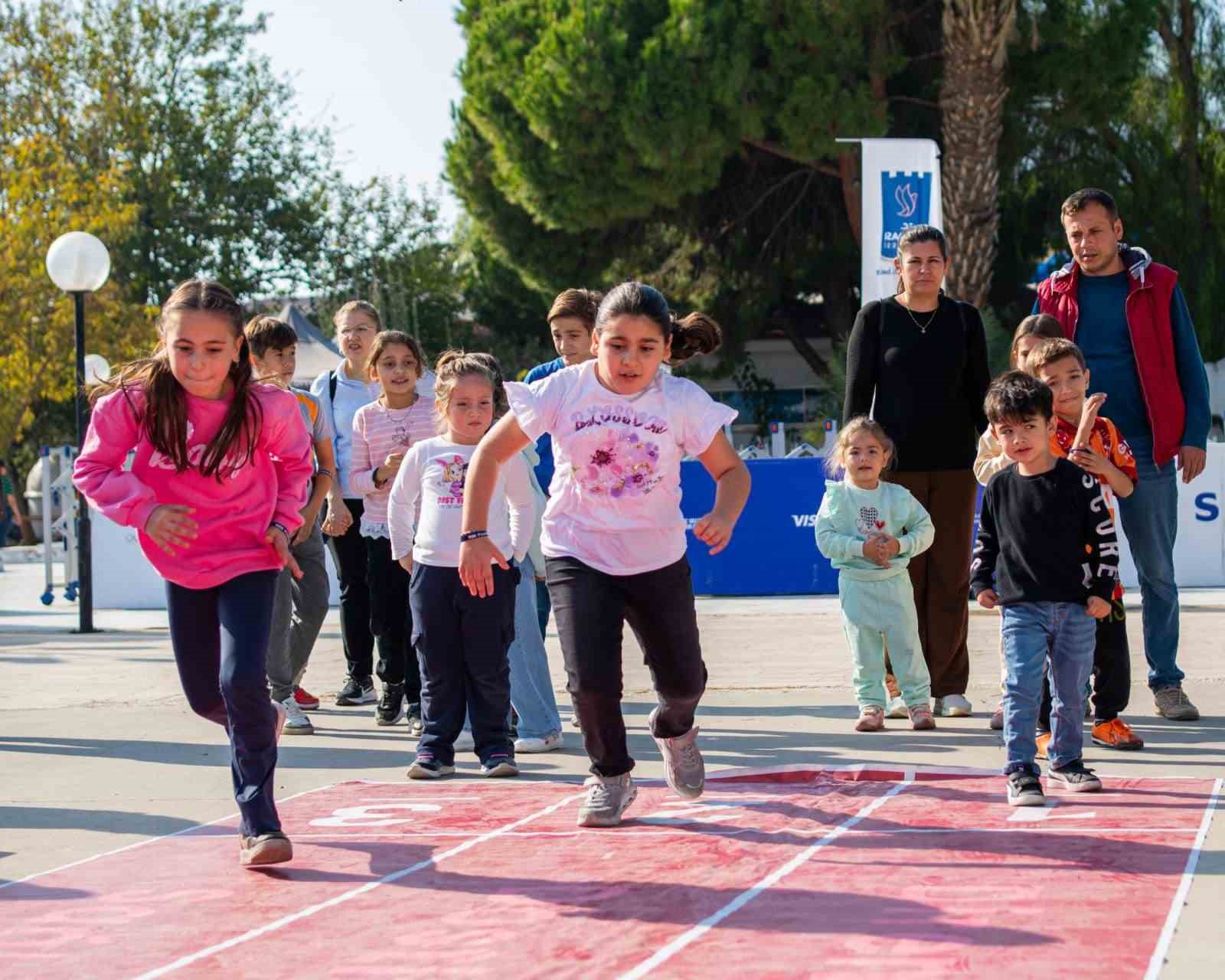 Kuşadası'nda çocuklara spor sevgisi aşılandı