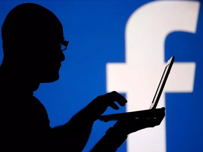 Facebook hatası zengin etti