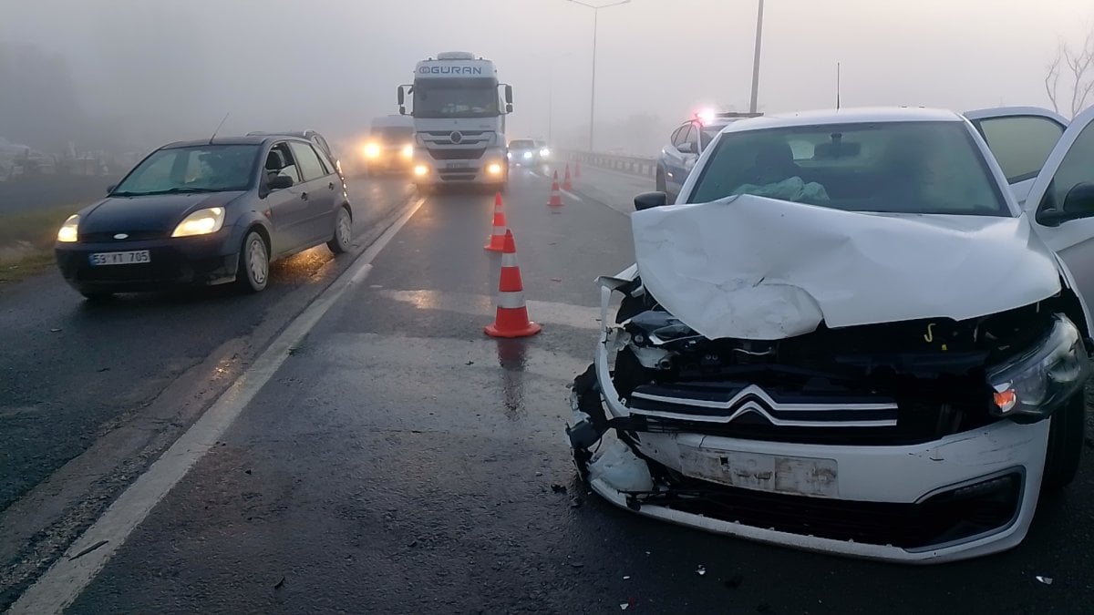 Silivri'de yoğun sis kazaya neden oldu