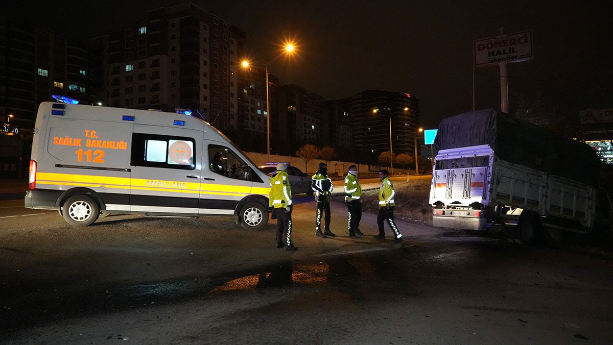 Kaza yaptı, yaralı arkadaşını da bırakıp kaçtı