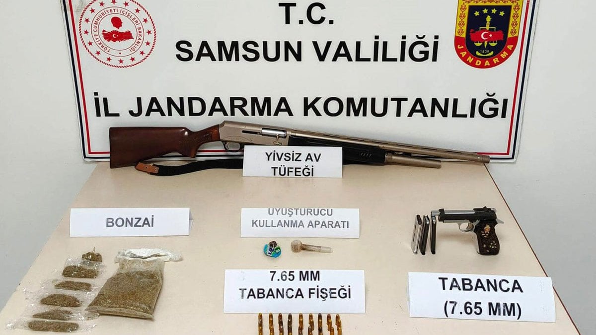 Samsun'da silah ve uyuşturucu ele geçirdi