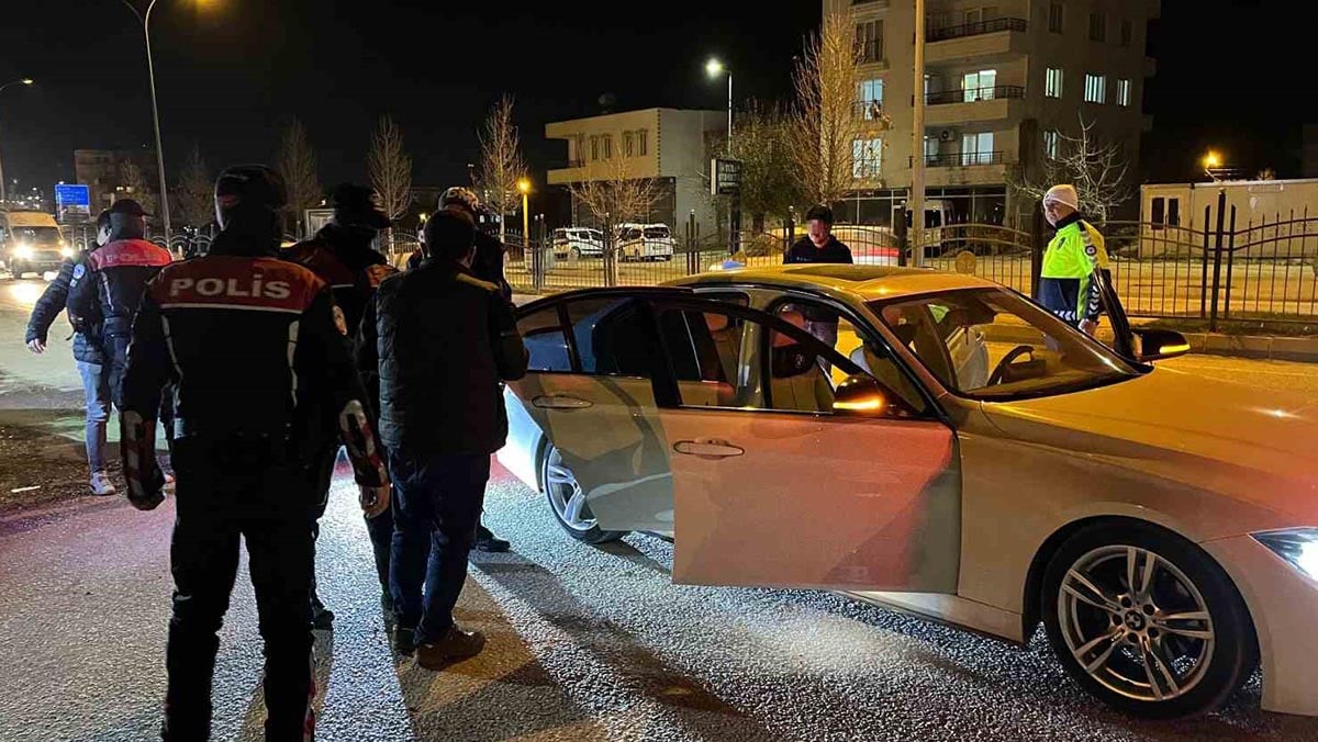 Adıyaman’da 6 farklı noktada asayiş uygulandı: 3 bin 679 kişinin sorgusu yapıldı