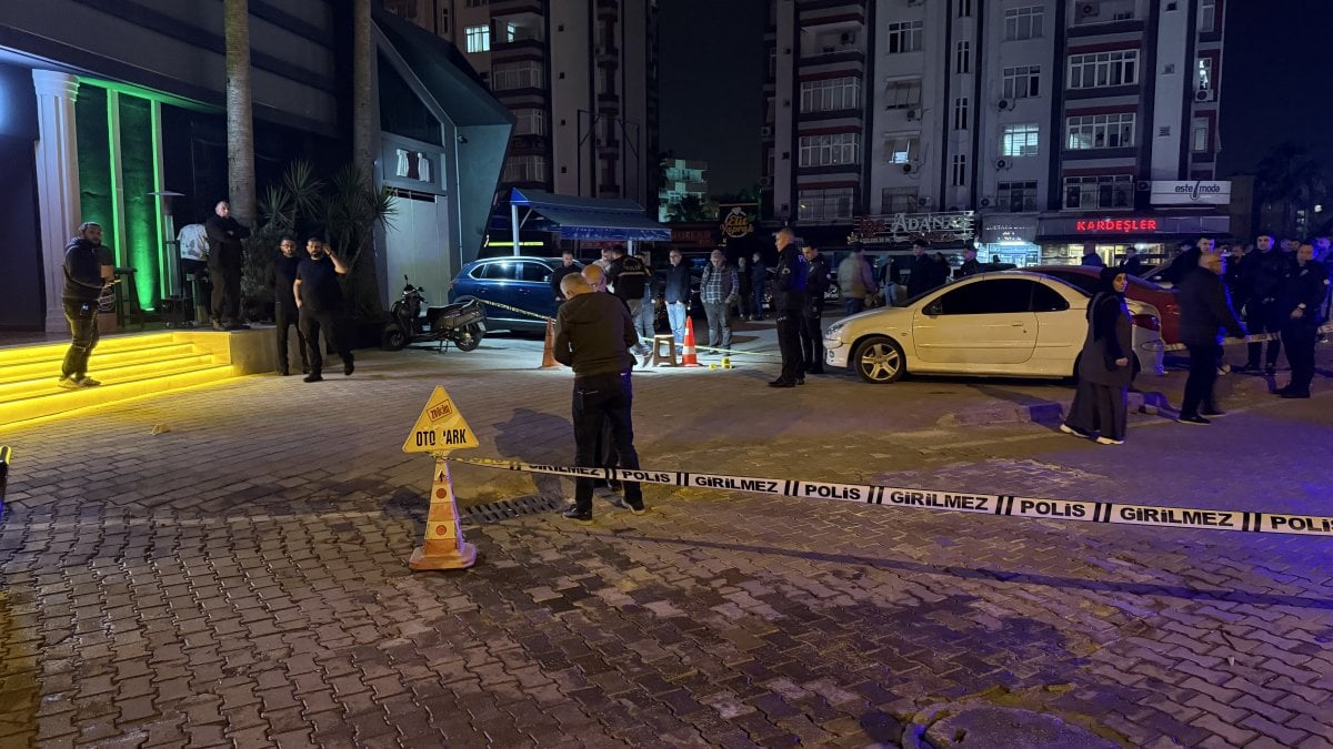 Adana'da Eğlence Mekanı Önünde Silahlı Kavga: Kadın Vuruldu