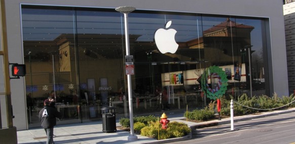 iPhone Se Tutmadı, Apple Gelirleri Düştü!