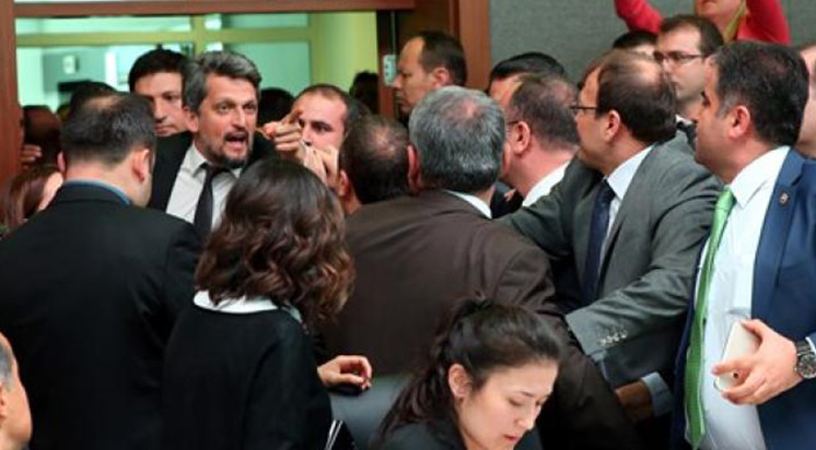 HDP, Meclis Anayasa Komisyonu’nu terk etti