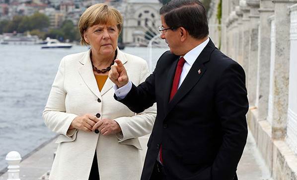 Merkel'den Davutoğlu açıklaması