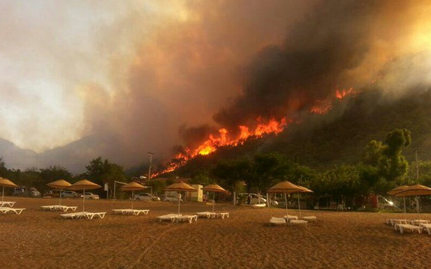 Antalya’da büyük orman yangını