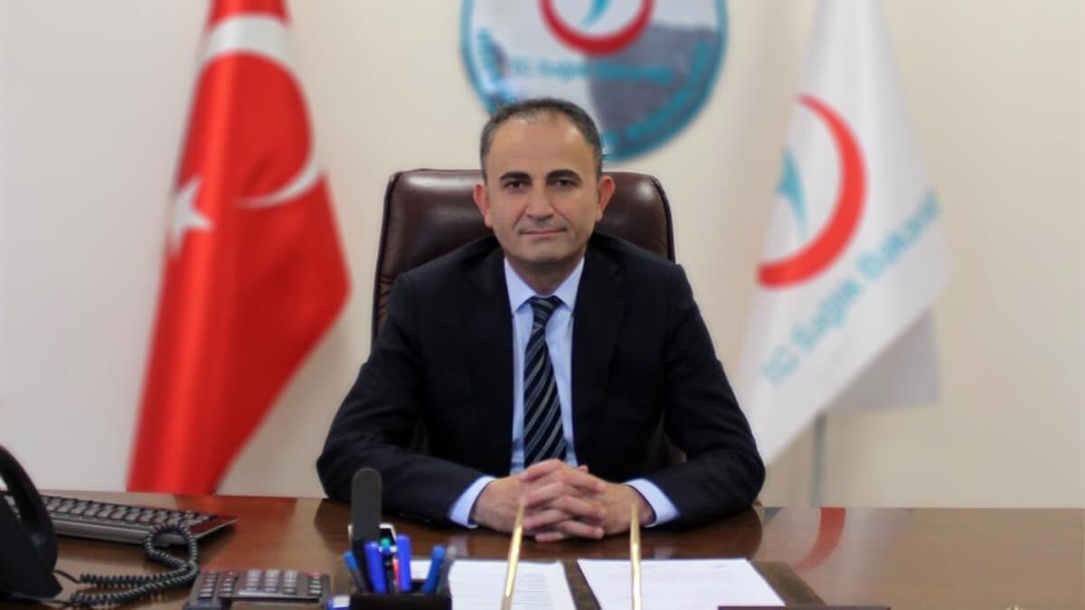 Hakkari Sağlık Müdürü Dr. Kara'ya 3 Yıllık Uzatma: Sağlık Hizmetlerine Devam!