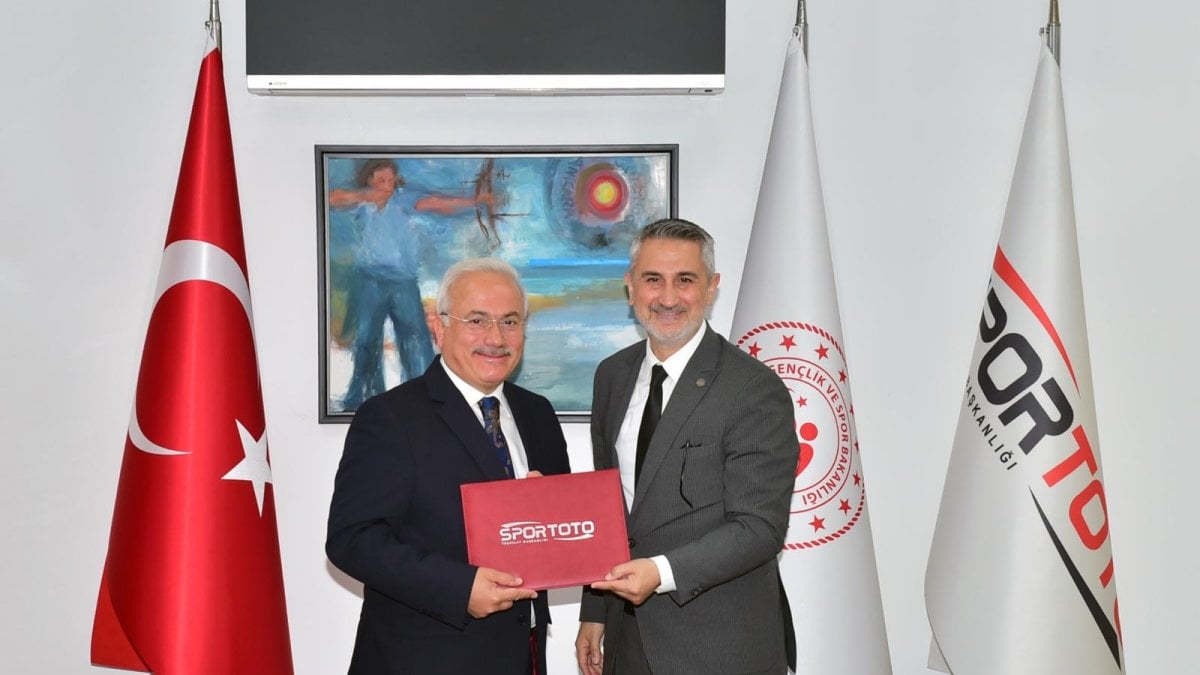 Aksaray Sporla Buluşuyor: 20 Halı Saha, Yüzme Havuzu ve Gençlik Merkezi ile Yeni Bir Çağ Başlıyor!