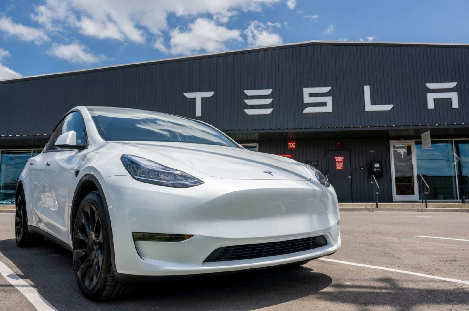AB ülkelerinden Tesla için kötü haber: Satışlar sert düştü!