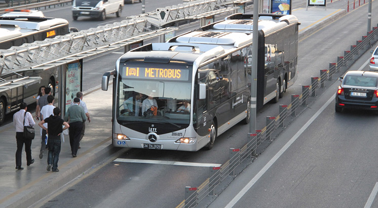 Metrobüste yeni dönem