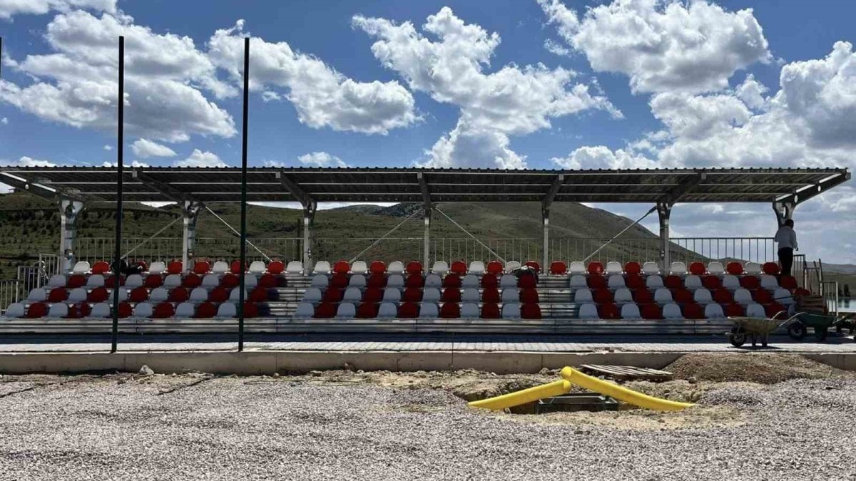 Arpalı futbol sahası bitime yaklaştı